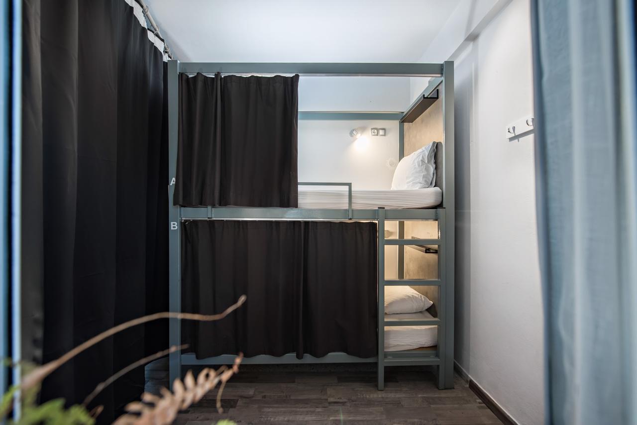 Bedbox Hostel Атина Екстериор снимка